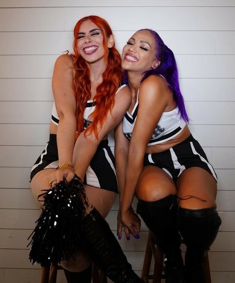 Nacktes geleaktes OnlyFans-Foto von Frenemies