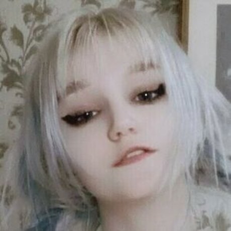 Alasti lekkinud OnlyFans-i pilt Tipsyio