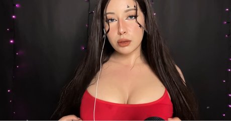 Nacktes geleaktes OnlyFans-Foto von Shiny Asmr