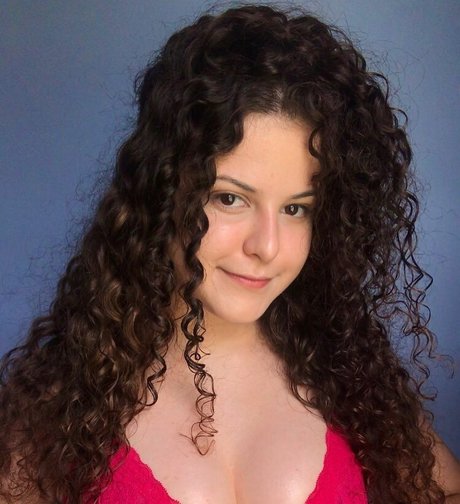 Naakte gelekte OnlyFans-foto van Ana Bluhen