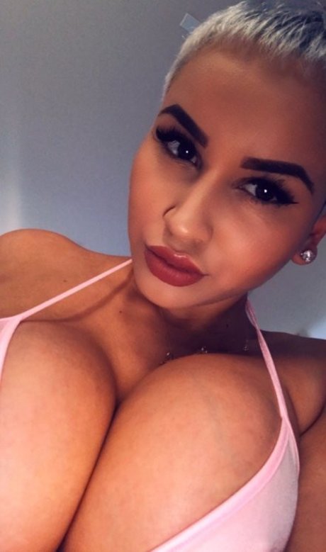 Alasti lekkinud OnlyFans-i pilt Stephmurves