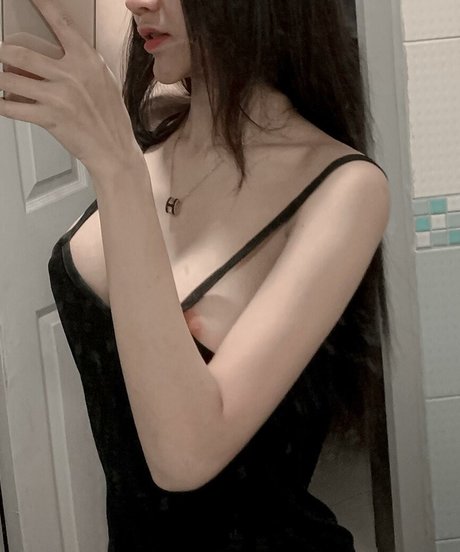 Foto di nudo di fuga di OnlyFans di Hwanyen