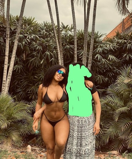 Nahá fotka uniklých OnlyFans od Vitoria Oliveira