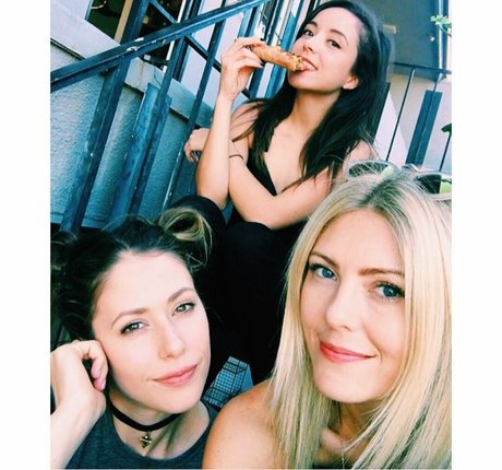 Naken läckt OnlyFans-bild av Amanda Crew