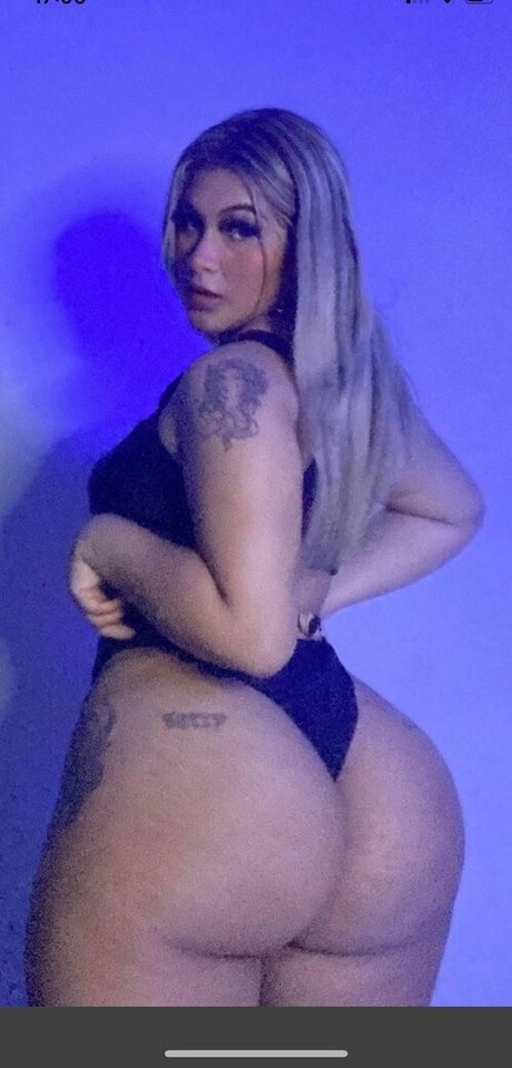 Nacktes geleaktes OnlyFans-Foto von Naomiverde