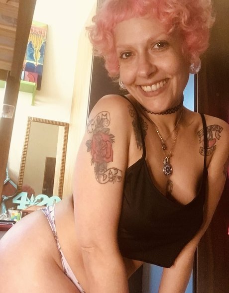 Naakte gelekte OnlyFans-foto van Marilou Moreira