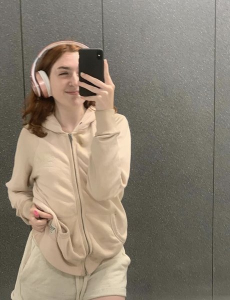 Обнаженная фотография утечки OnlyFans от Cassbby