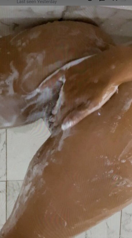 Foto di nudo di fuga di OnlyFans di Ela Jerkovic