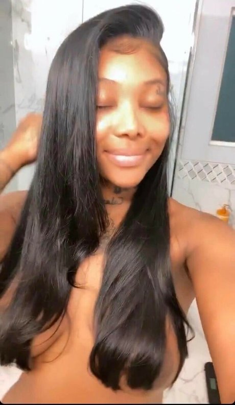 Naken lekkede OnlyFans-bilde av Summer Walker