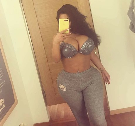 Naken lekkede OnlyFans-bilde av Amanda Rose Teig