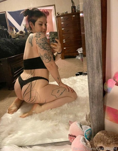 Nahá fotka uniklých OnlyFans od Quinnight