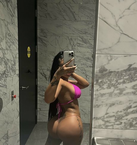 Photo nue de fuite OnlyFans de Lissythedoll