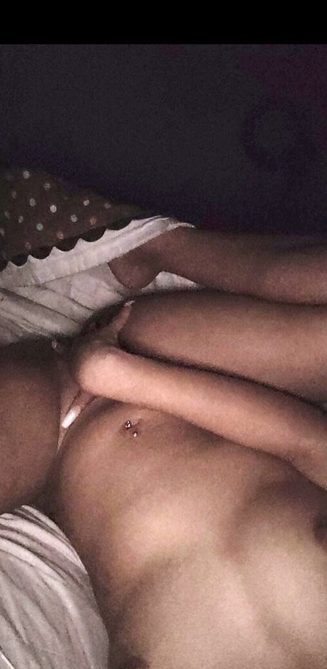 Naakte gelekte OnlyFans-foto van Xxofann