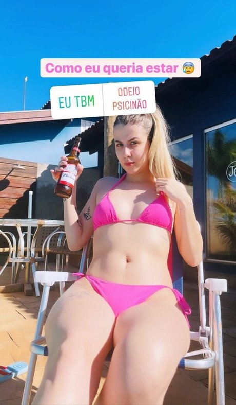 Naken lekkede OnlyFans-bilde av Roberta Pfaff