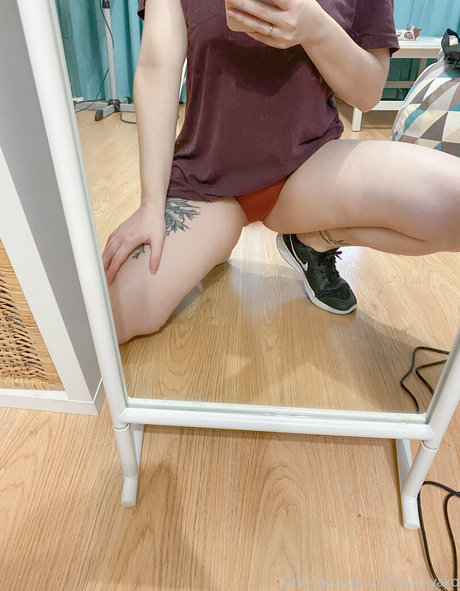 Alasti lekkinud OnlyFans-i pilt Mintymiyako