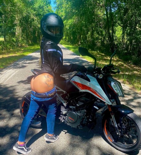 Nacktes geleaktes OnlyFans-Foto von Katy Coastal