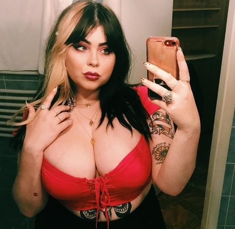 Naakte gelekte OnlyFans-foto van Rebelrebellll