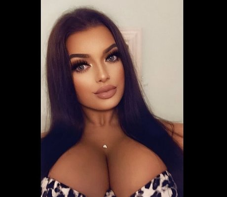 Обнаженная фотография утечки OnlyFans от Emily Colbeck Dorset