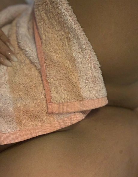 Naken lekkede OnlyFans-bilde av Calita Sweetz