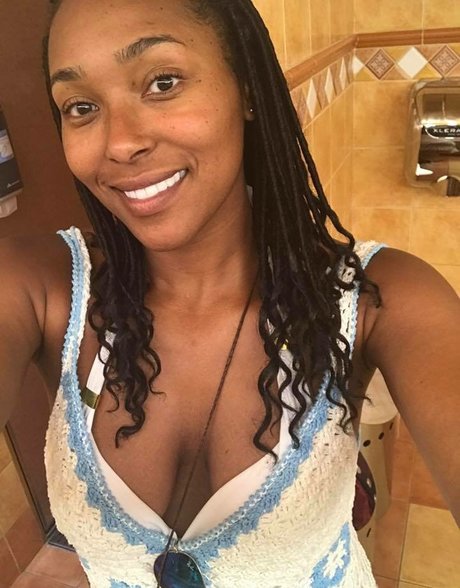 Foto di nudo di fuga di OnlyFans di Dr Ebonie Vincent