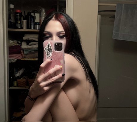 Photo nue de fuite OnlyFans de Babymorte