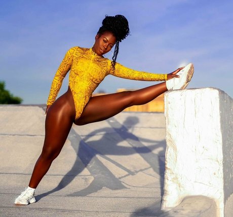 Foto desnuda filtrada de OnlyFans de Ghanaiandol