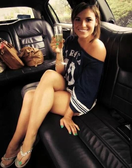 Julie Stackhouse OnlyFansリークヌード写真