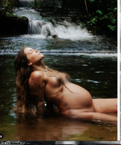 Naakte gelekte OnlyFans-foto van Melissa Breia