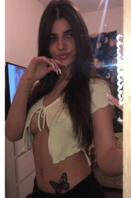 Naken lekkede OnlyFans-bilde av Rstukova