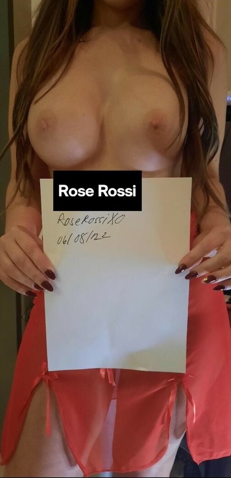 Naken lekkede OnlyFans-bilde av Roserossixoxo
