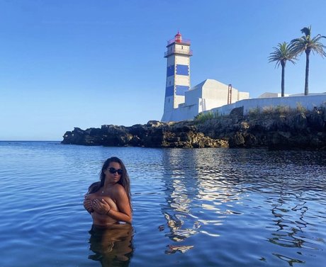 Naken lekkede OnlyFans-bilde av Gemma Kinsley