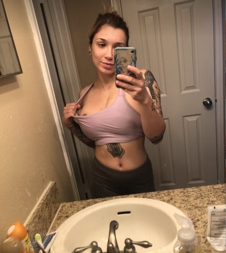 Naakte gelekte OnlyFans-foto van Geordieholly