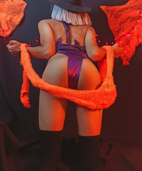 Naken lekkede OnlyFans-bilde av Brunett