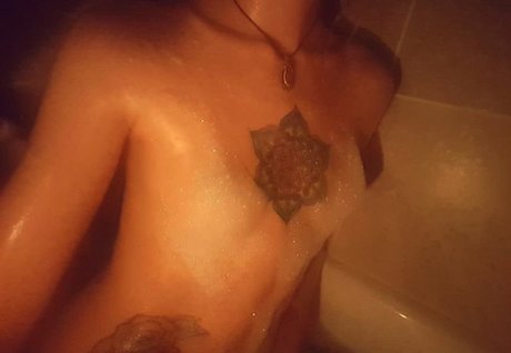 Nahá fotka uniklých OnlyFans od Bambiicandy