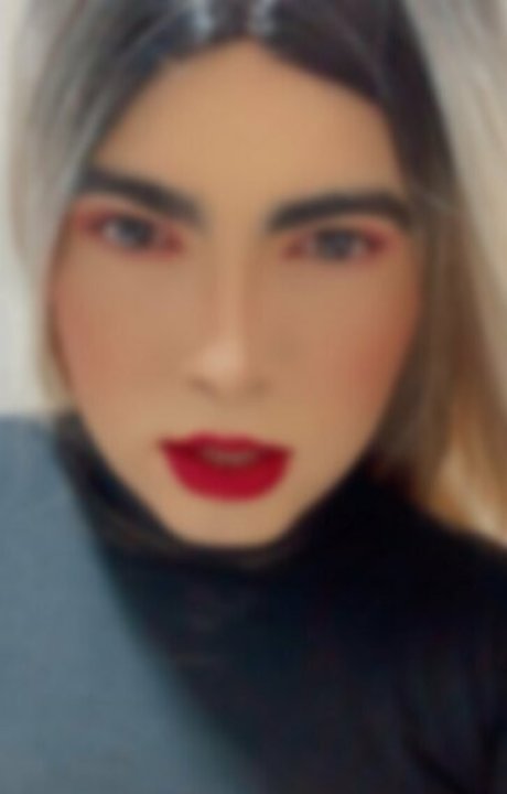 Naakte gelekte OnlyFans-foto van Isa Muller