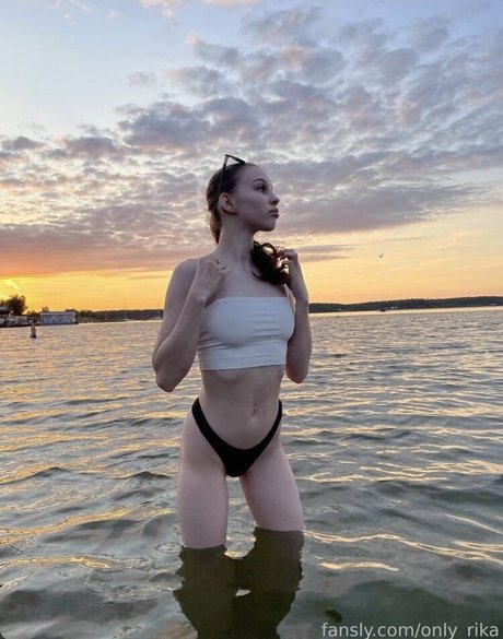 Foto di nudo di fuga di OnlyFans di Rika Lovnse