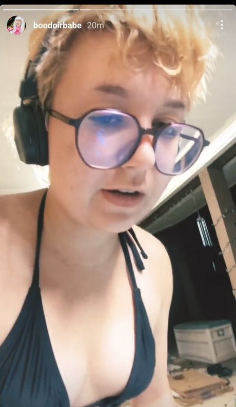 Foto di nudo di fuga di OnlyFans di Boodoirbabe