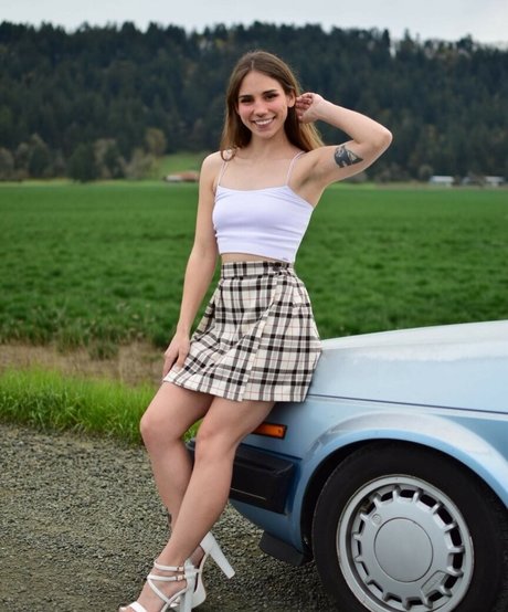 Foto desnuda filtrada de OnlyFans de Petitebbpeach