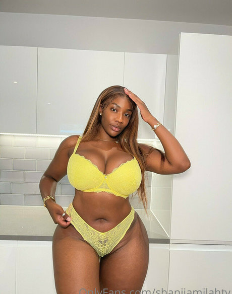 Alasti lekkinud OnlyFans-i pilt Shani Jamilah