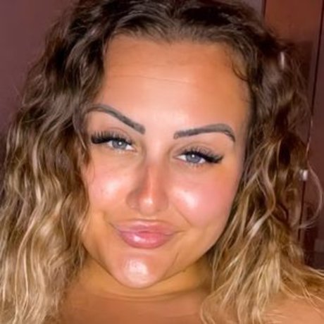 Alasti lekkinud OnlyFans-i pilt Mollyjaynee