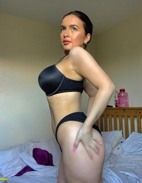 Nahá fotka uniklých OnlyFans od Ceri Pryce