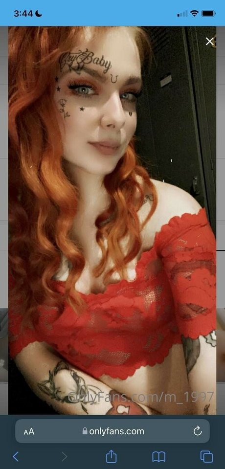 Naakte gelekte OnlyFans-foto van Marceline