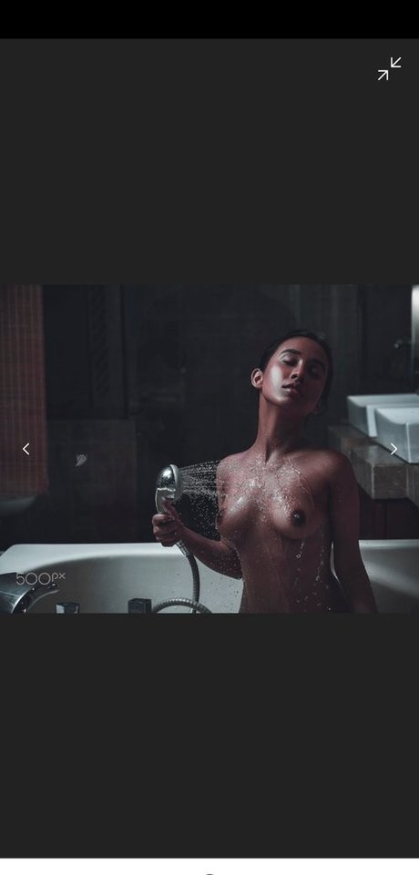 Naken lekkede OnlyFans-bilde av Yajnaseni