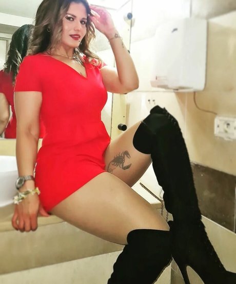 OnlyFans-model Aroua Dh