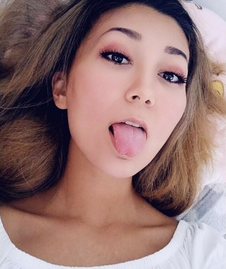 Naakte gelekte OnlyFans-foto van Aveyas