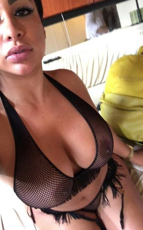 Alasti lekkinud OnlyFans-i pilt Colombian Baddie