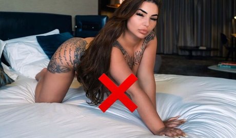 Alasti lekkinud OnlyFans-i pilt Louisemcnamara