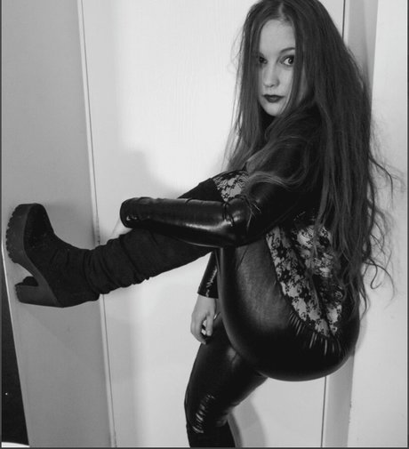 Foto di nudo di fuga di OnlyFans di Octavius Kitten