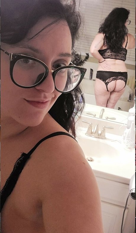 Naken lekkede OnlyFans-bilde av Schmateyosaurus