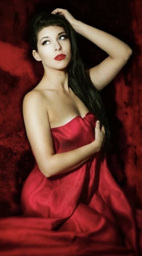 OnlyFans-model Din0kitten